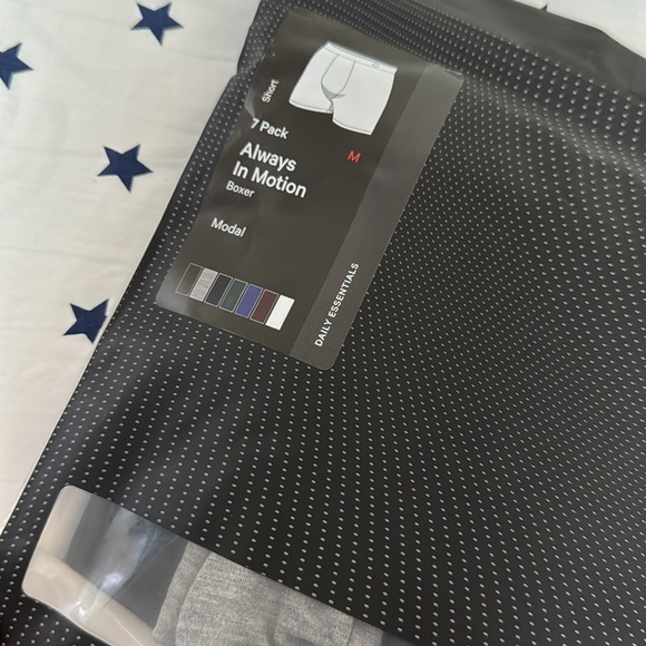 Lululemon always in motion 7 pack 5” length - Picture 3 of 5